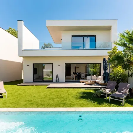 Camarines New Pool Walk To Villa