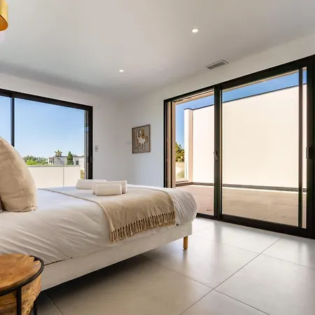 Villa Camarines New Pool Walk To